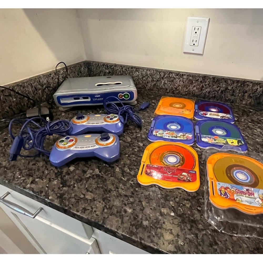 Vtech V.Flash Home Edutainment System Console 2 Controllers 6 Games Bundle